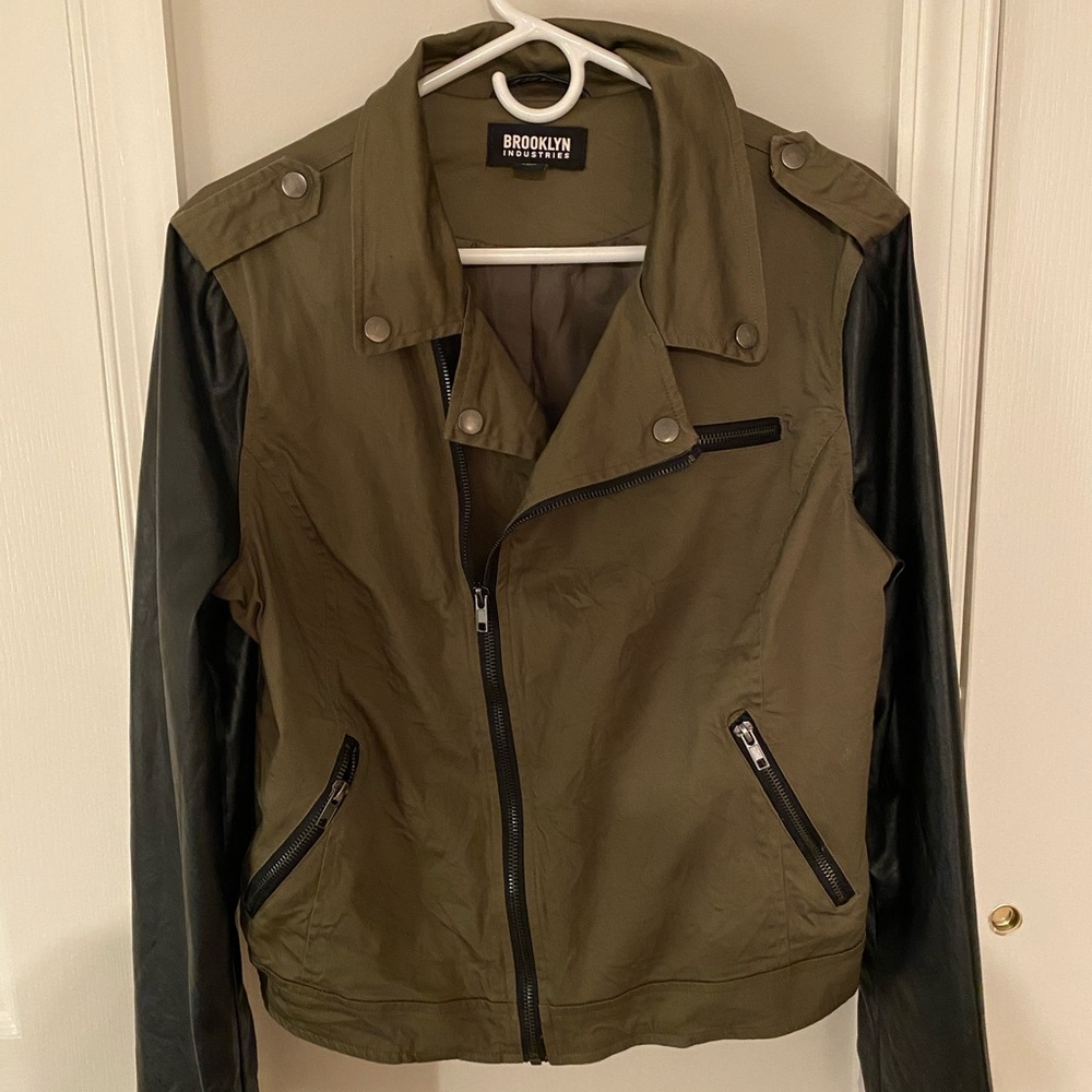 COPY - Army green jacket with leather sleeves